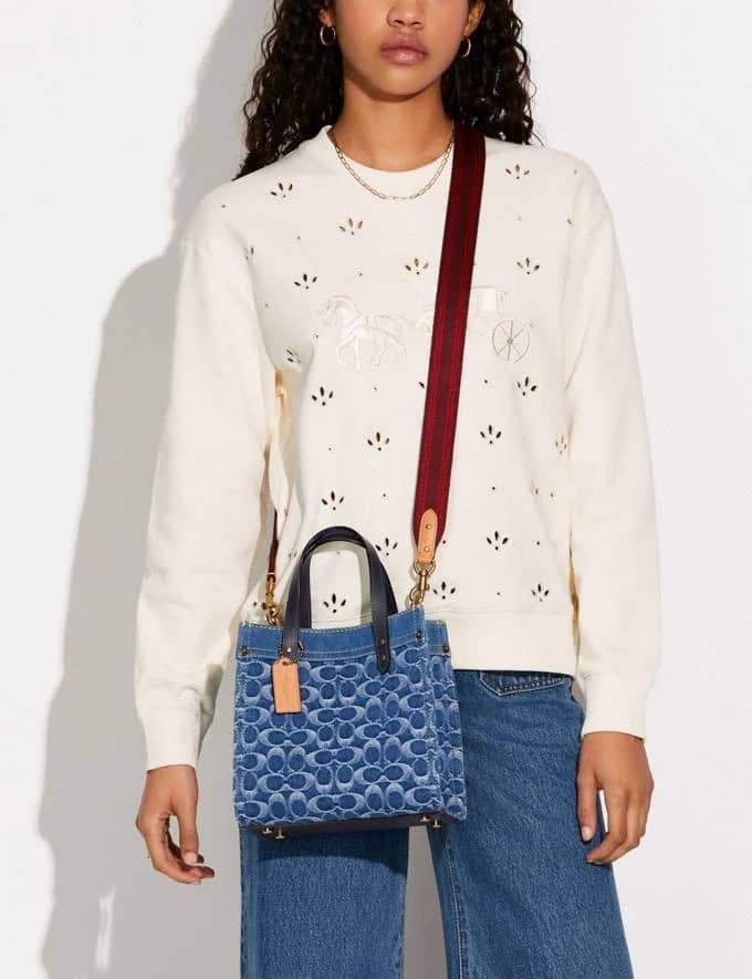 Coach Field Tote 22 in Signature Denim – Club de Mode