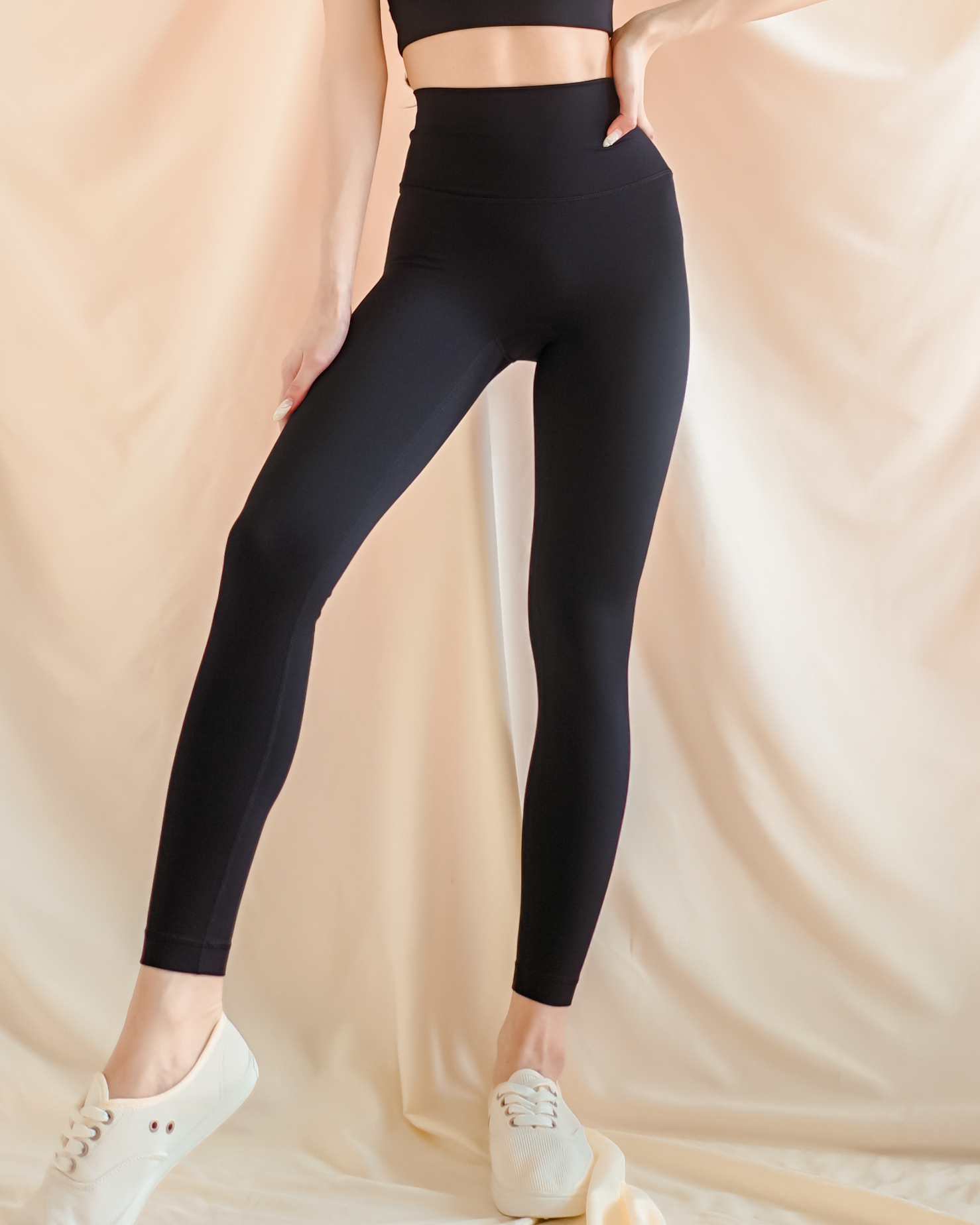 Larissa Leggings in Sesame – Camellia Activewear