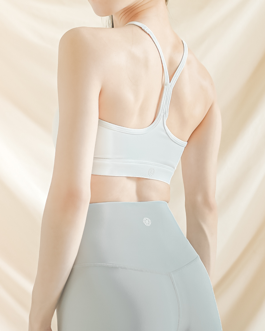 Evie Halter Bra in Snow – Camellia Activewear