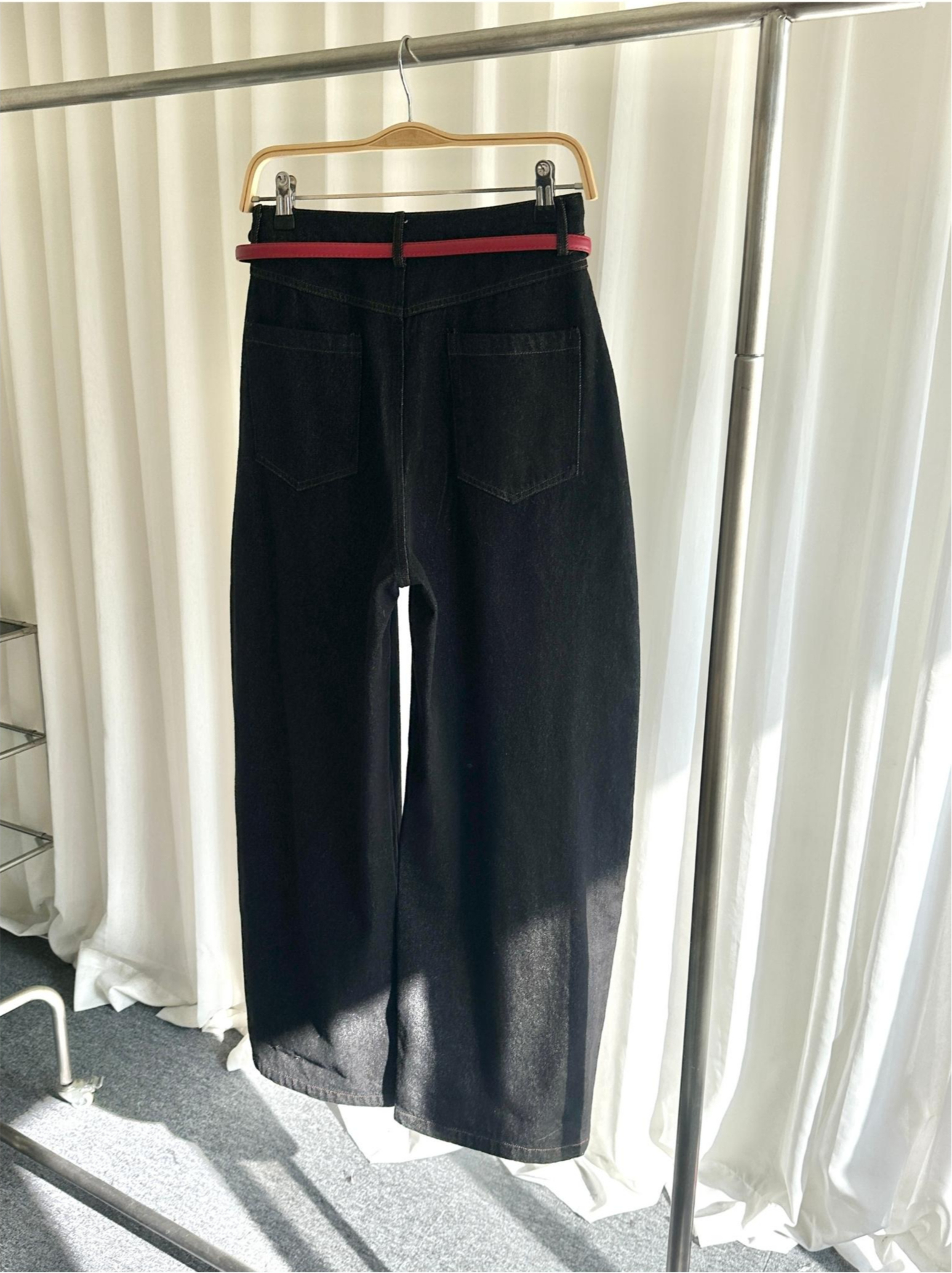 8_2_1547x12530_3_1547x2067