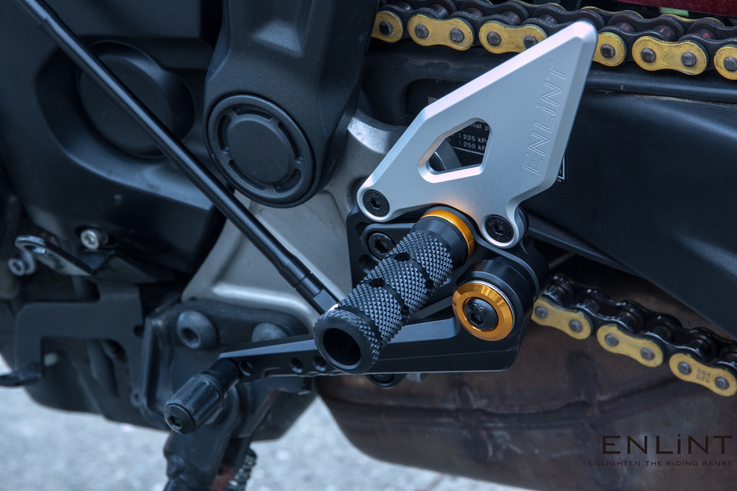 MT07 / XSR700 – ENLiNT W!ZH MT07 / XSR700 – ENLiNT W!ZH