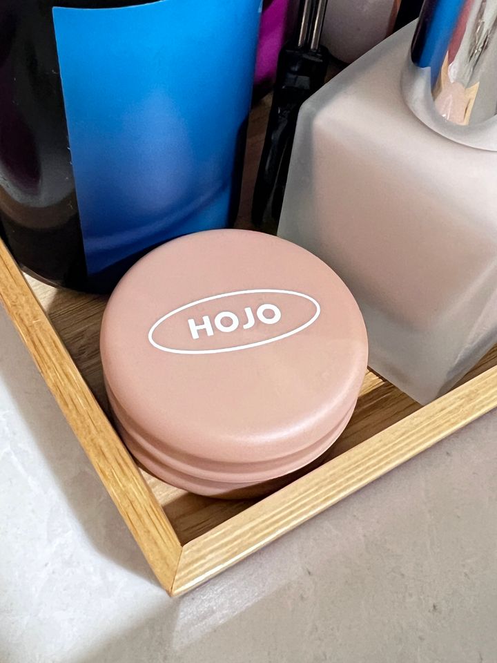 六月修容比影膏1