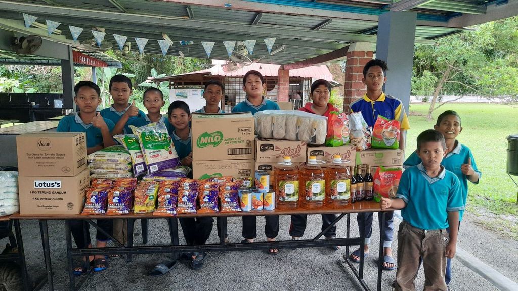 SUMBANGAN BARANGAN MAKANAN DARI MYDIN MERU, IPOH PERAK