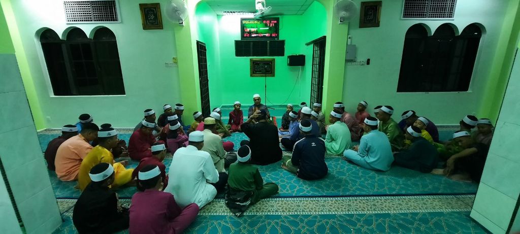 MAJLIS TAHLIL DAHIKMAH BERSAMA ANAK-ANAK