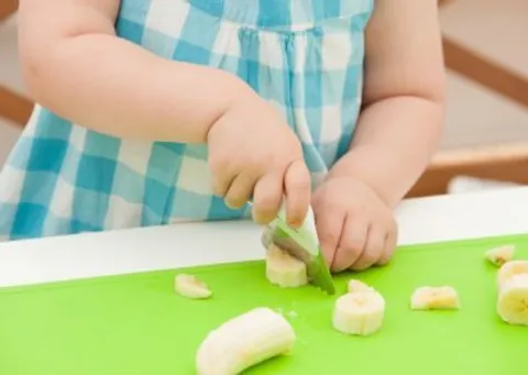 Green-knife-mealtimes-400x284.jpg