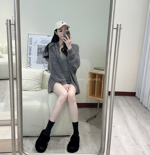 1819E255-7F5F-4DA9-A55A-F8917A9FB3A4