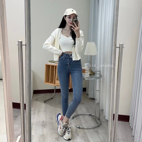 AD3B1593-77D2-4A14-B600-086B5709ABCE