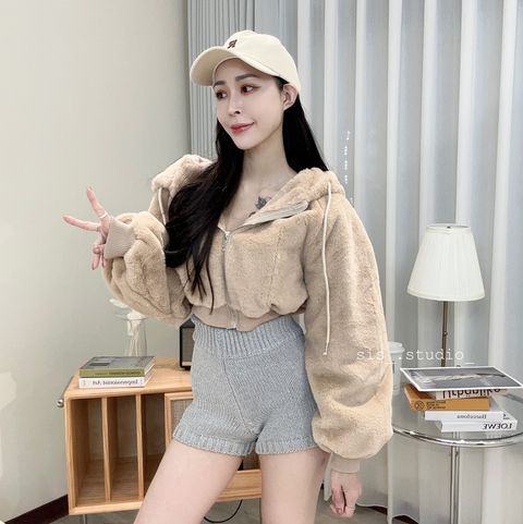 E543D474-605C-4DDF-B986-F763BCAAEBD1