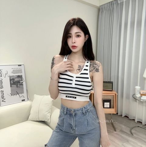 C4DD10CB-E8A5-4A13-88A7-2245A872162E