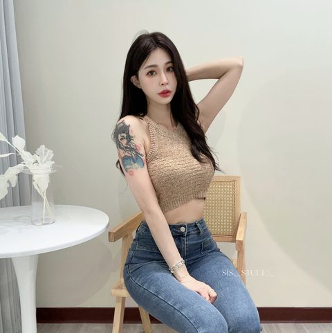 28AF0C22-44B4-4B82-9548-8FB806684A3E