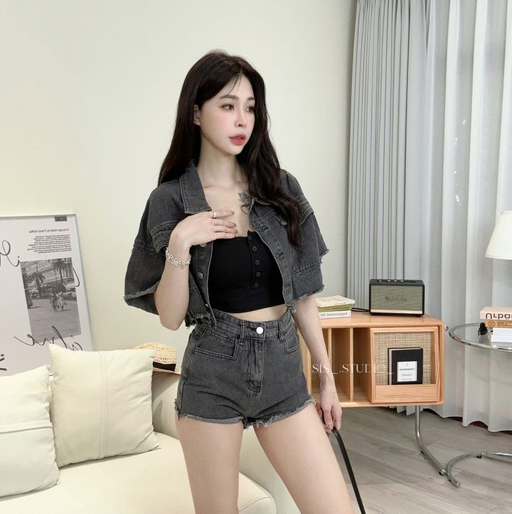 C4FD6860-7AC6-489F-A5E7-2C6C88D3D440