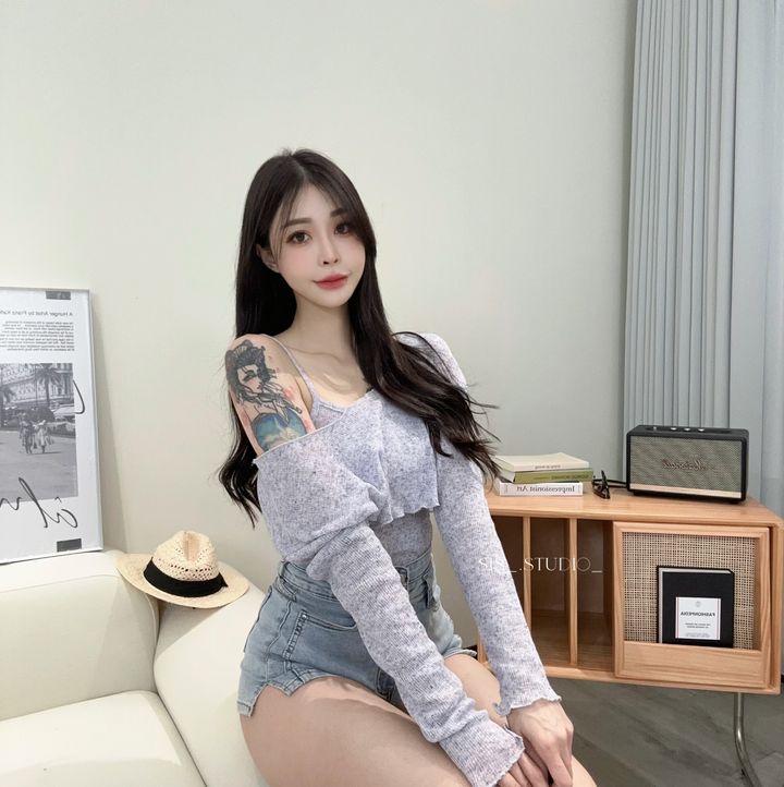 9218B02E-BFBD-4B07-A7B1-8E6F20FD8FC8