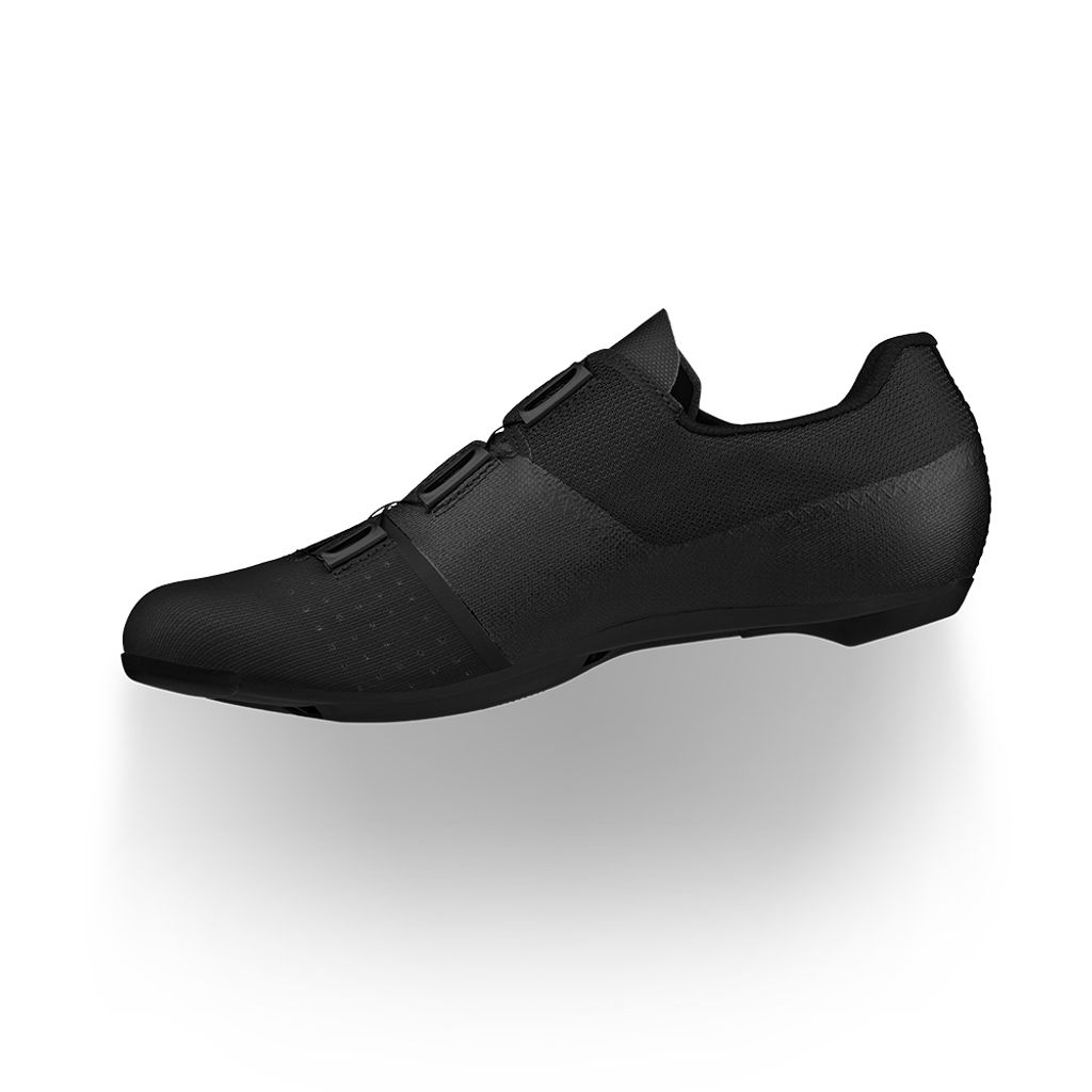 fizik-wide-fit-shoes-5-tempo-overcurve-r4-black-comfy-shoes-for-long-rides_1