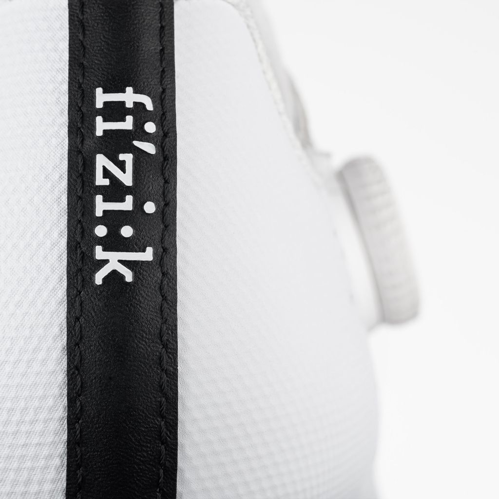 fizik-tempo-carbon-decos-6-wide-white-comfortable-mesh-unisex-riding-shoes