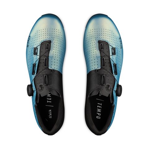 fizik-tempo-carbon-decos-2-light-blue-iridiscent-ventilated-road-cycling-shoes_5_1