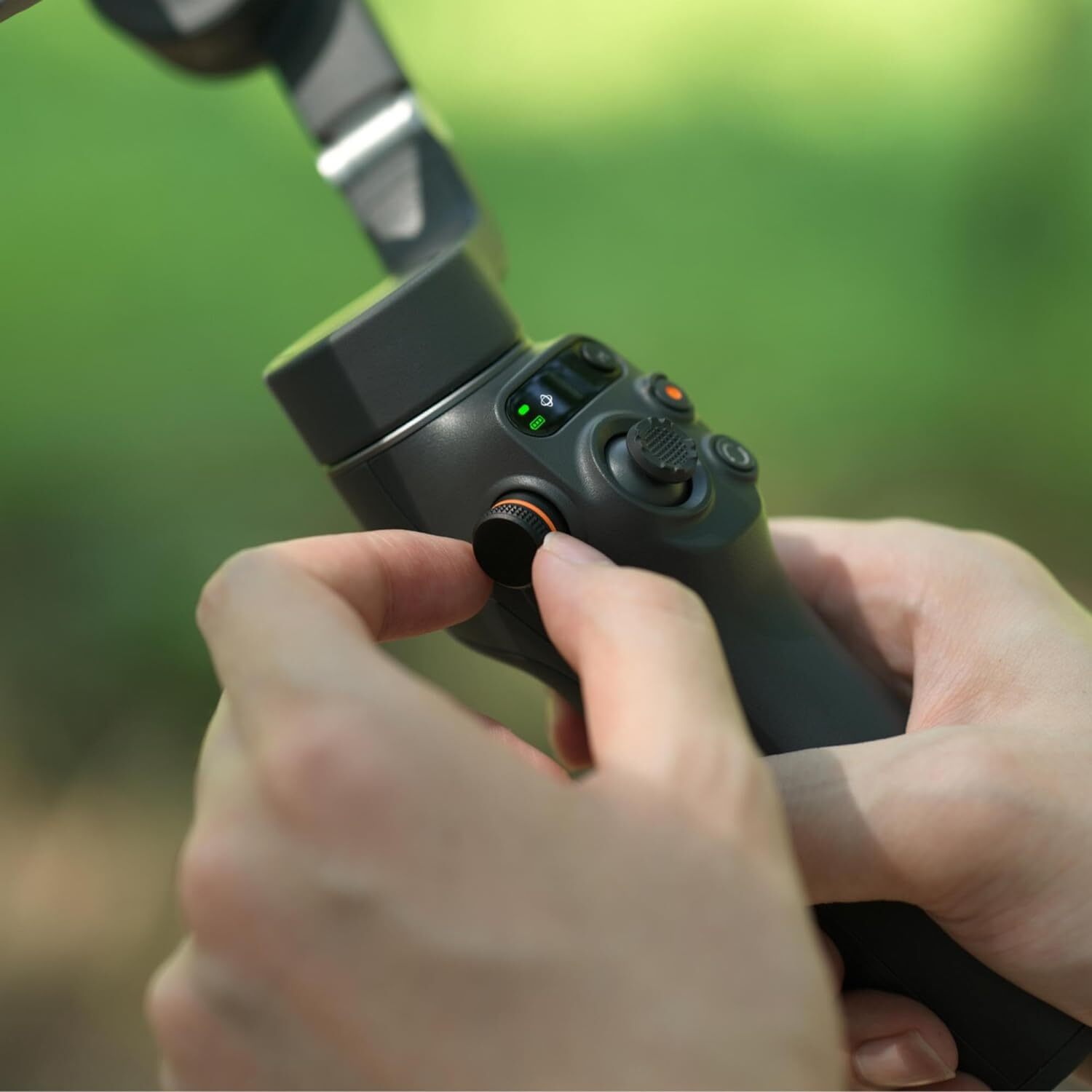 【美品】DJI Osmo Mobile 6 DJI Osmo Mobile 6 - Smartphone Gimbal Stabilizer I 3-Axis