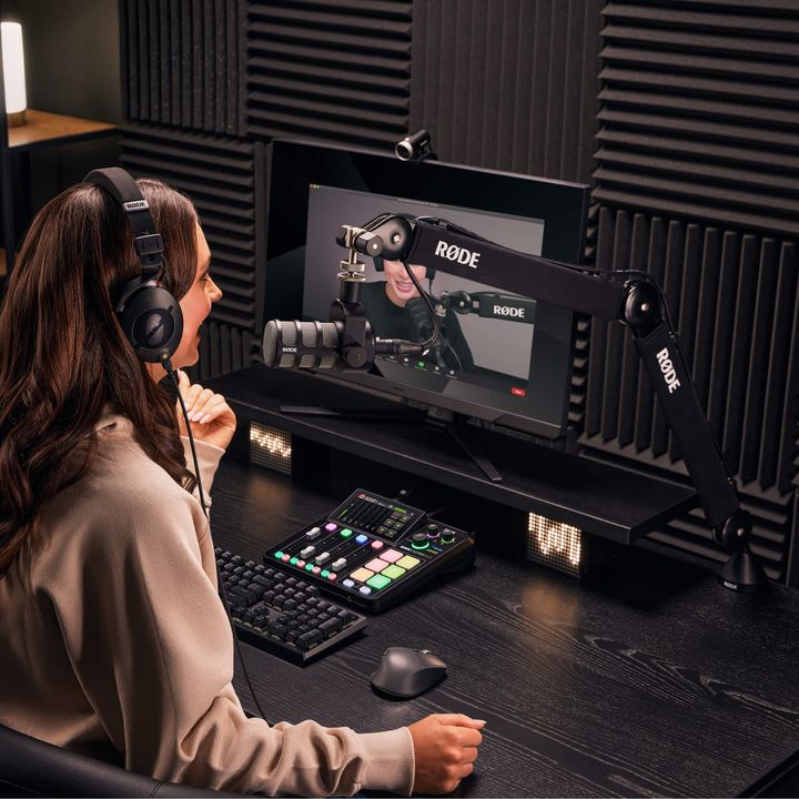 rode-podcast-bundle-PB17-A-0176-2000x2000-af073d9
