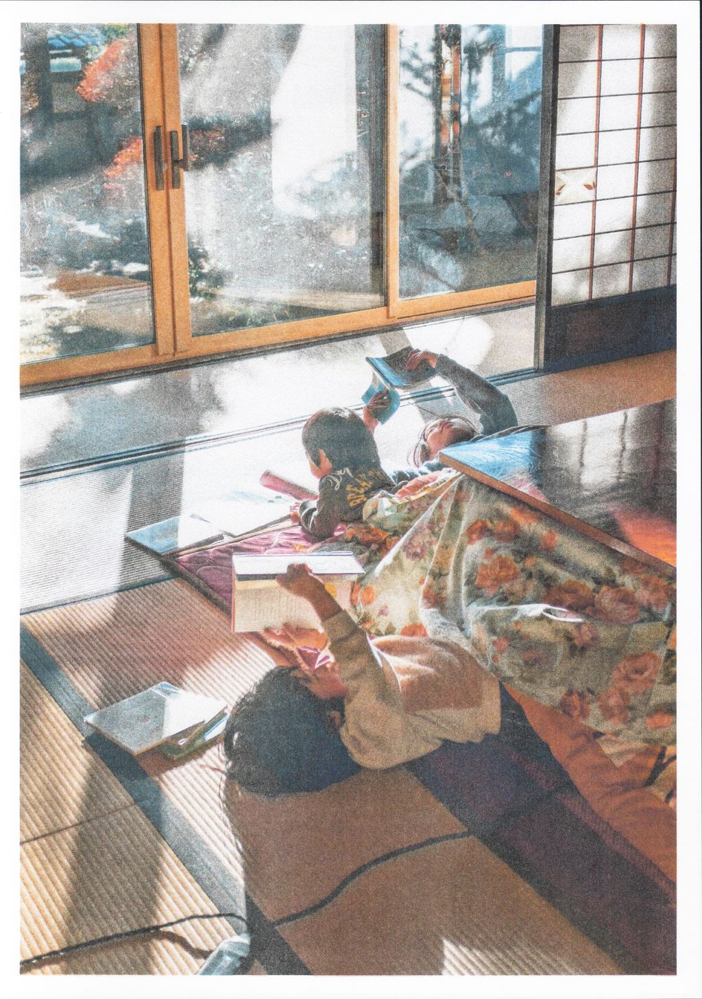 18躺著看書