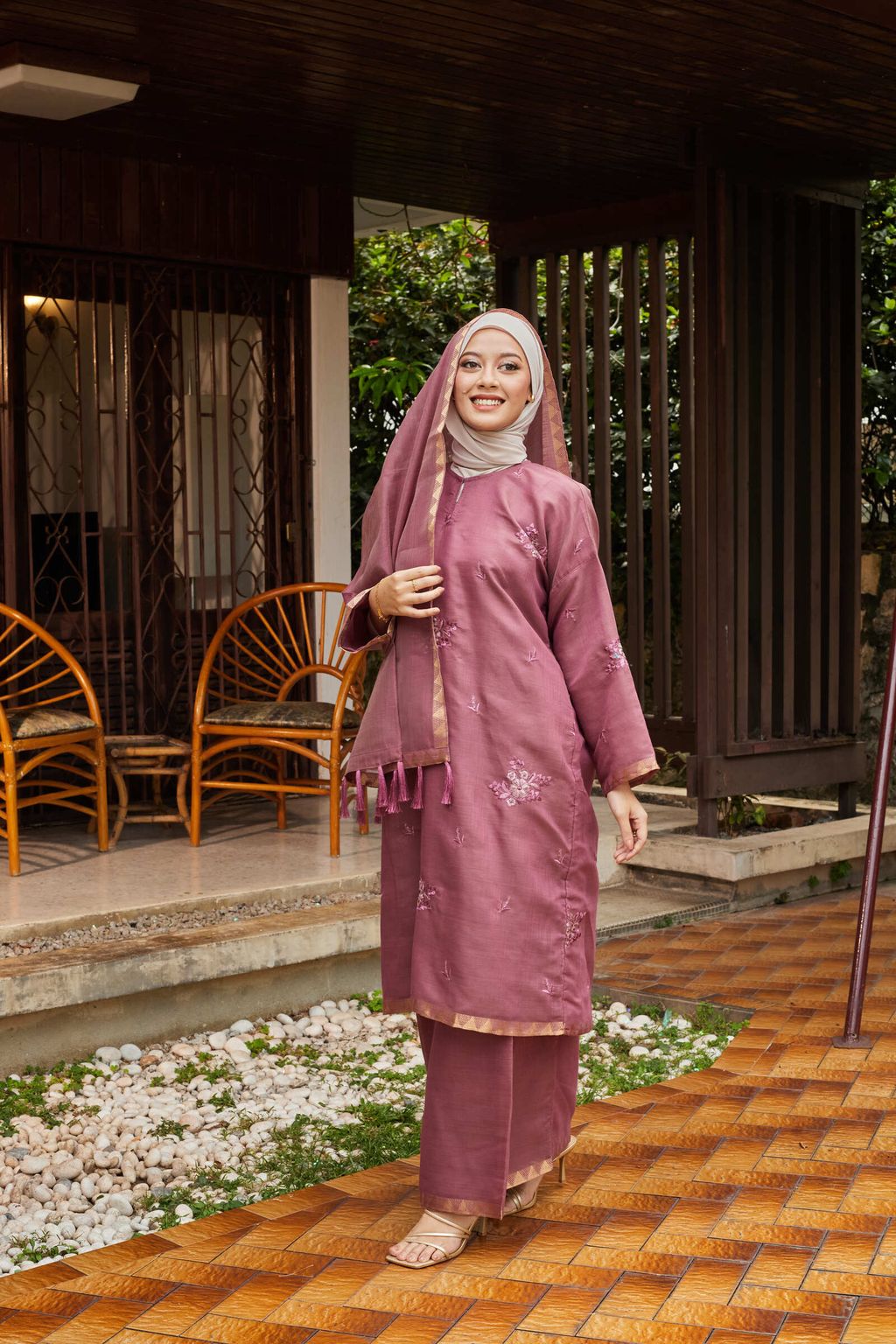 Untitled Capture2405