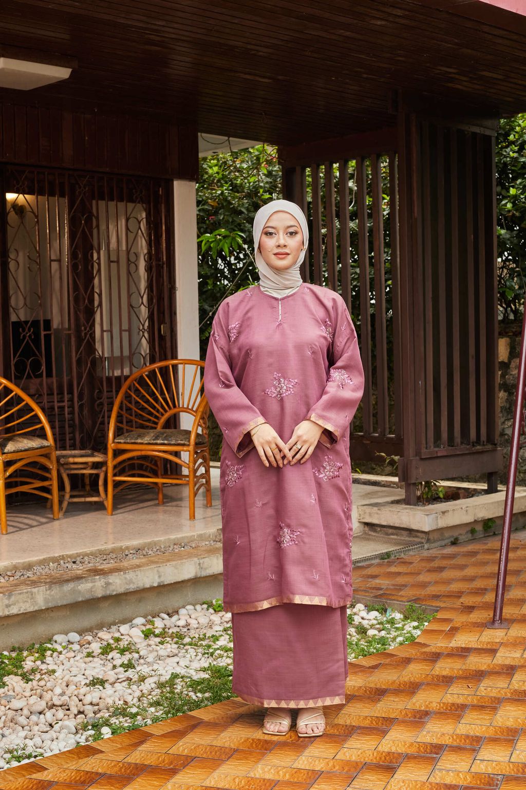 Untitled Capture2408