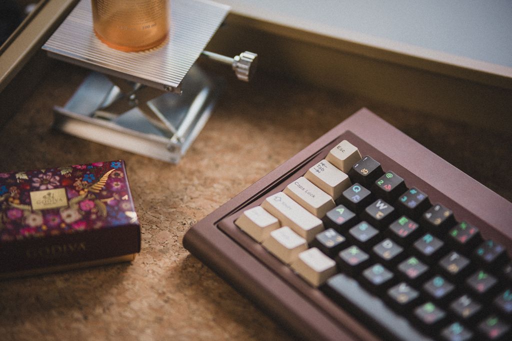 561A7646