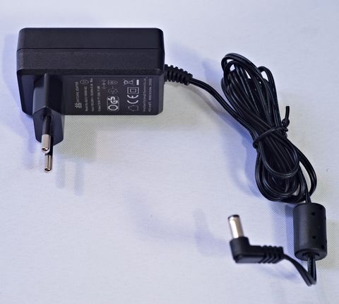 IROVA KK8SF Charger.jpg