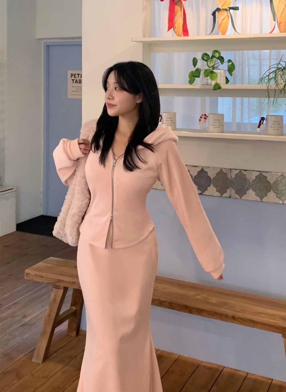 imgi_44_b27f9d6a84870fc1d1c832eeee67c699