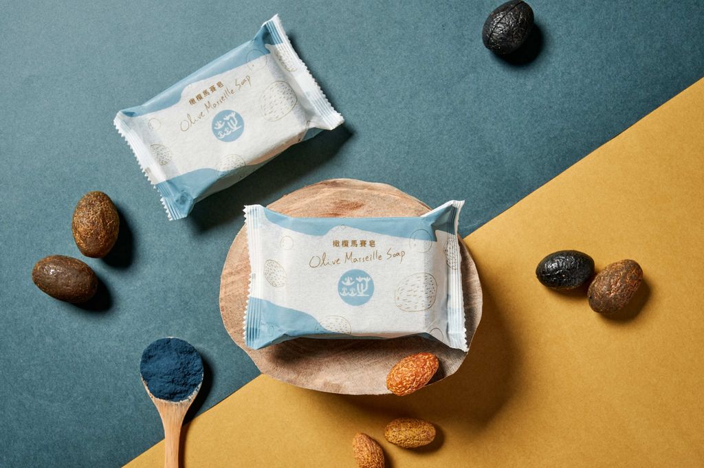 橄欖馬賽皂 — Olive Marseille Soap; original packaging photograph