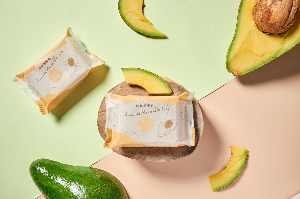 酪梨馬賽皂 — Avocado Marseille Soap; original packaging photograph