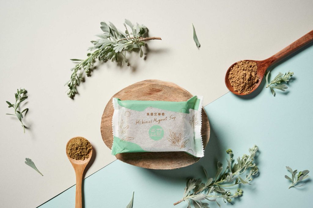 芙蓉艾草皂 — Hibiscus Mugwort Soap; original packaging photograph