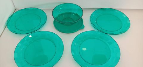 EMERALD QUARTZ PLATE SET.jpg
