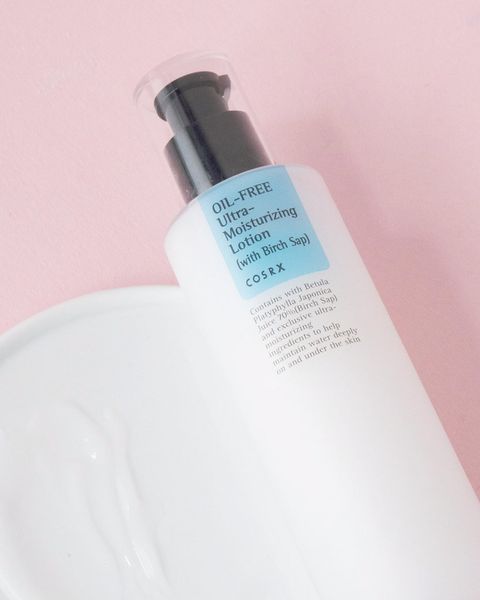 COSRX-Oil-Free-Ultra-Moisturizing-Lotion-2_1024x1024.jpg