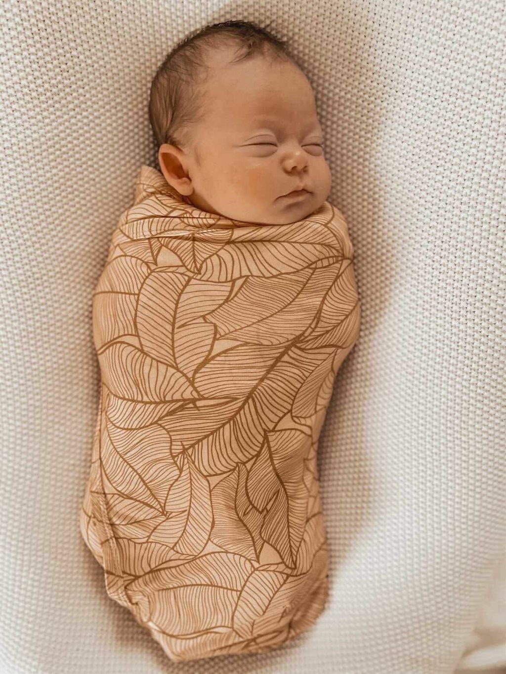 COVE BAMBOO STRETCH SWADDLE 3-@liked.by.leo.jpeg