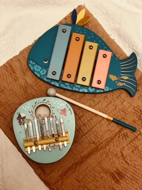 DANS LA JUNGLE KALIMBA3.jpg