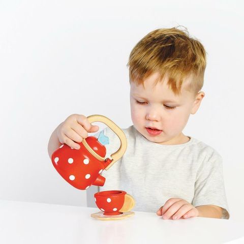 TV312-Dotty-Kettle-boy-pouring-tea-coffee_720x720.jpg