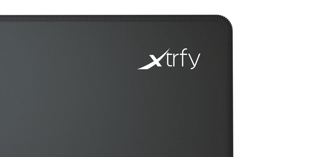 Closeup-Xtrfy-GP4-Black-Retro-Gaming-Mousepad_Webgallery.jpg