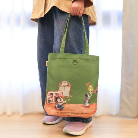 02小企鵝書店直式帆布包-背面手提