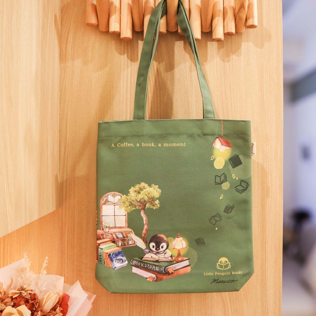 01小企鵝書店直式帆布包