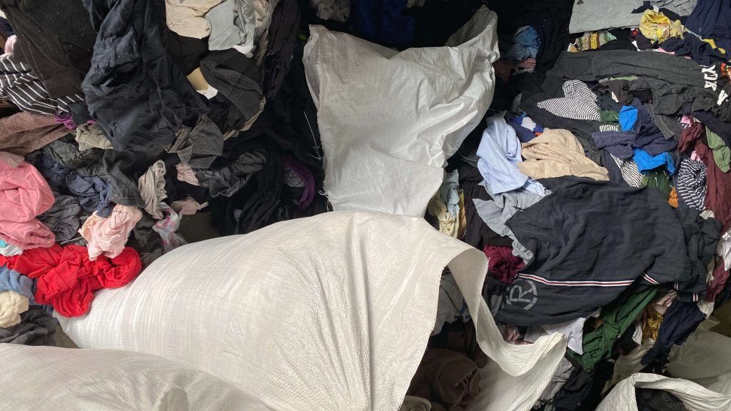 Pembekal-Pemborong-Kain-Buruk-Kain-Lap-Tangan-Kilang-Bengkel