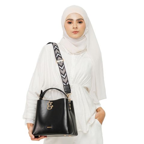 Ratna Amber Black 1.jpg