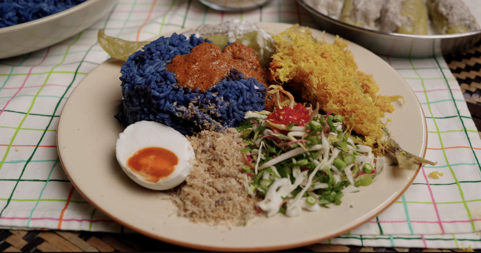 Nasi Kerabu Kelantan Lengkap Dengan Solok Lada, Kuah Tumis & Budu Masak