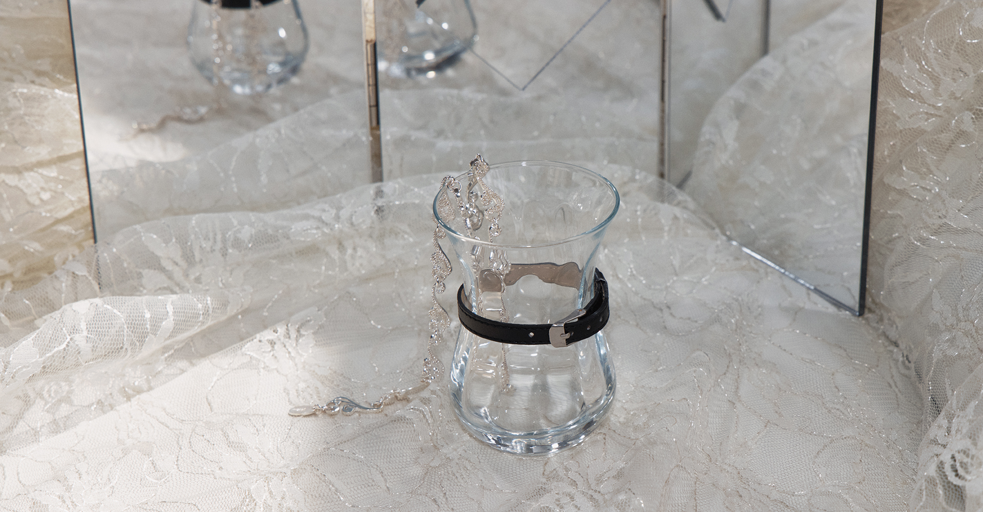 fillow | floral white