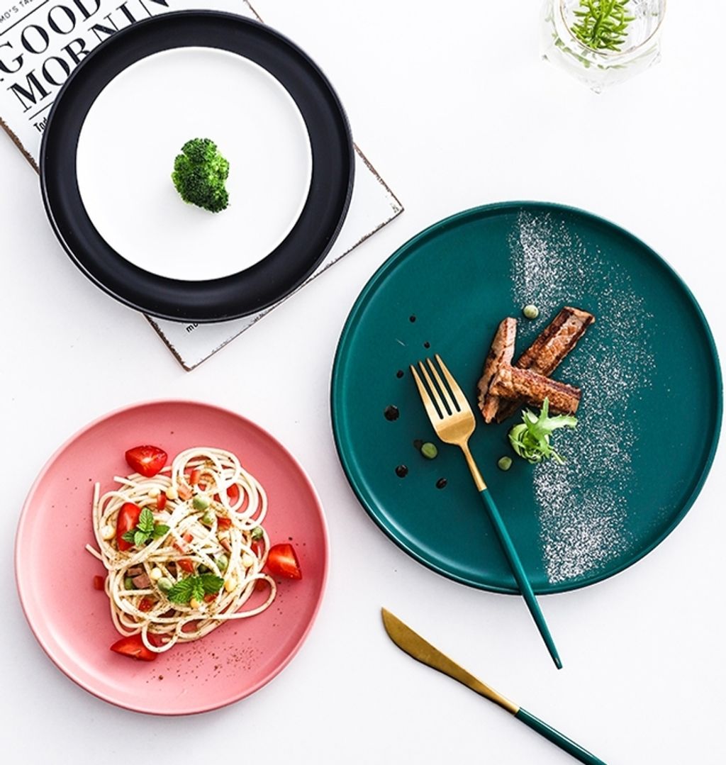 matte-round-raised-rim-plate