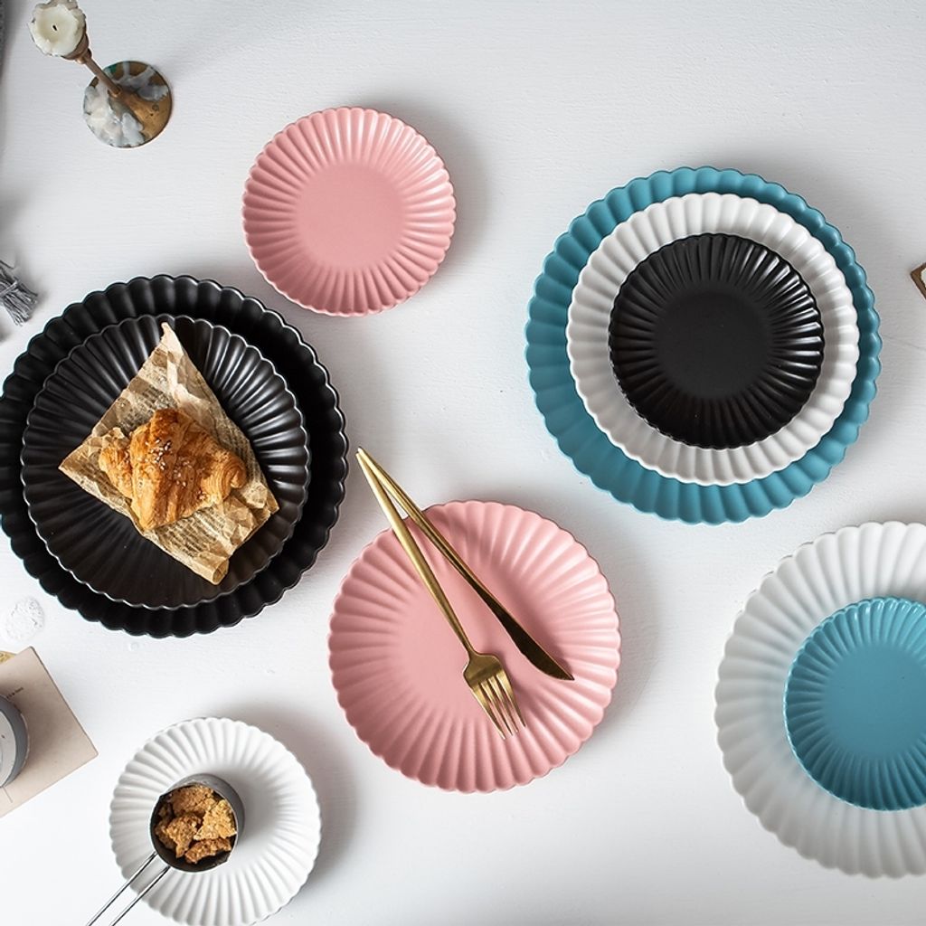 matte-round-chrysanthemum-plate