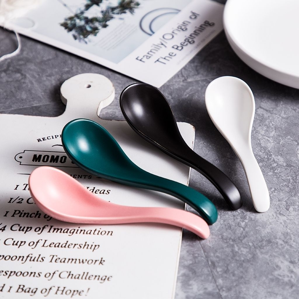 nordic-matte-soup-noodle-spoon