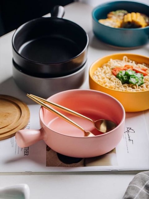 round-noodle-bowl-with-handle-8-5-