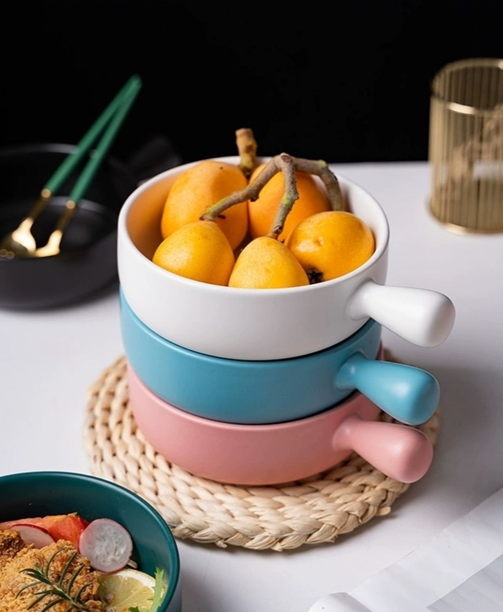 round-noodle-bowl-with-handle-8-5-