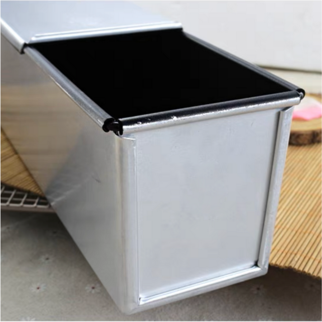 bread pan with lid