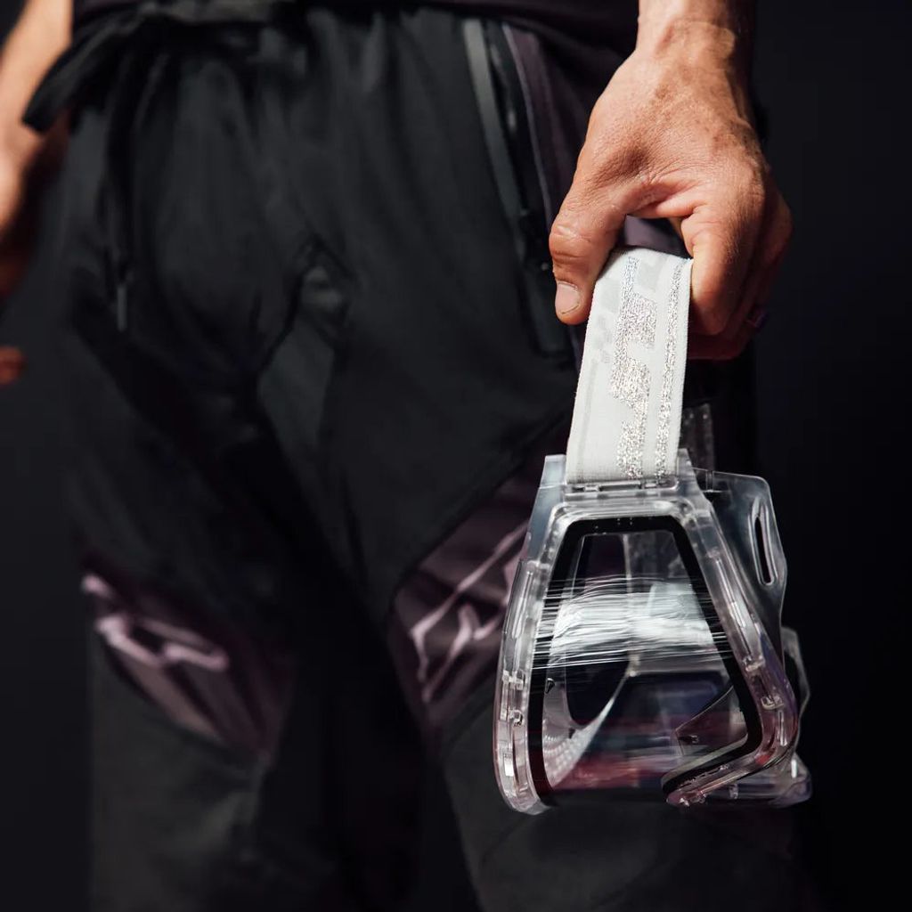 23506 JT QLS Ice Clear Frame 02