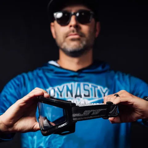 23505 JT QLS Black Frame 01